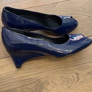 Vintage DITTO by Van Eli Blue Patent Leather Peeptoe Pumps Size 7.5 Retro Look
